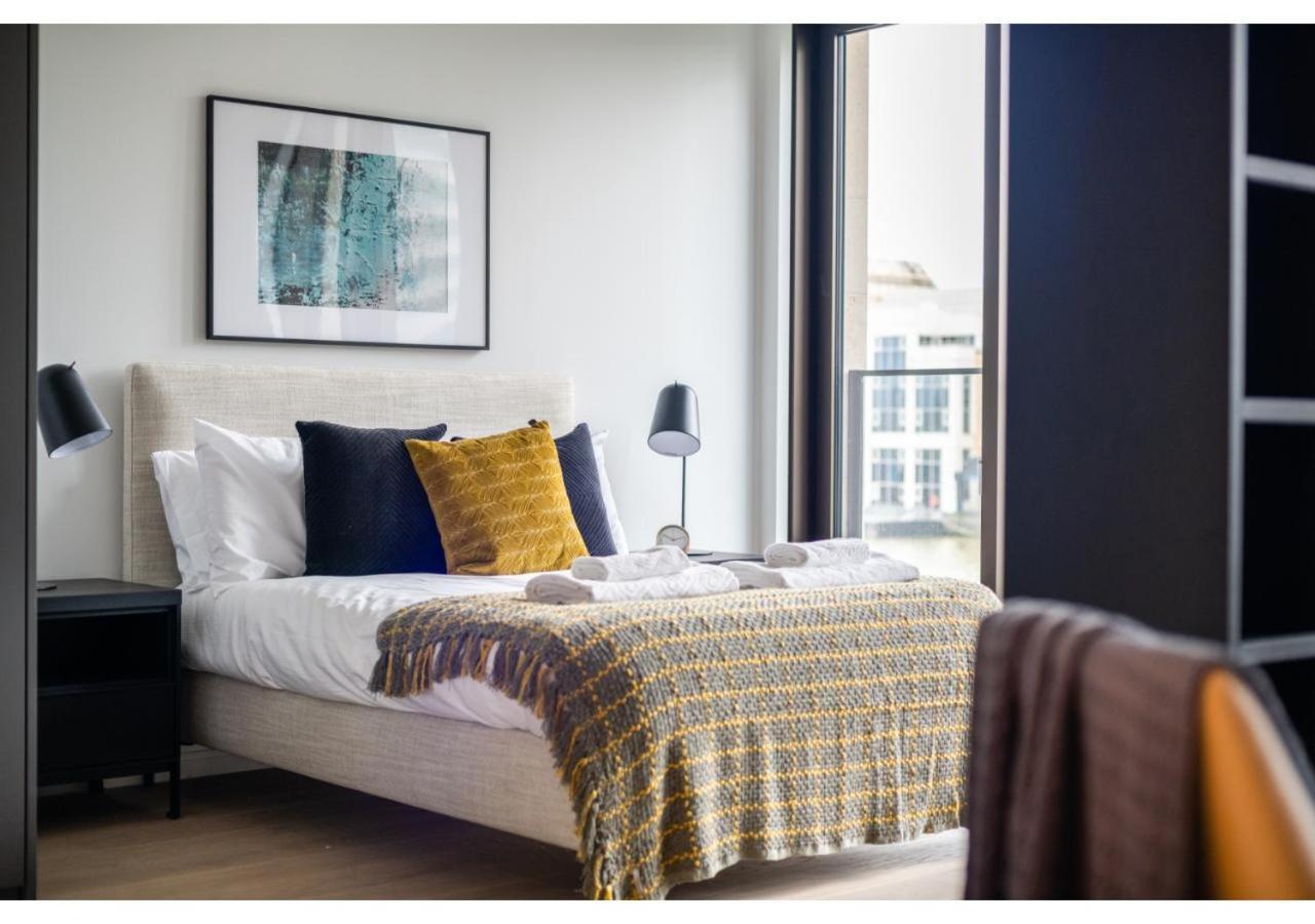 Elegant And Modern Apartments In Canary Wharf Right Next To Thames ロンドン エクステリア 写真