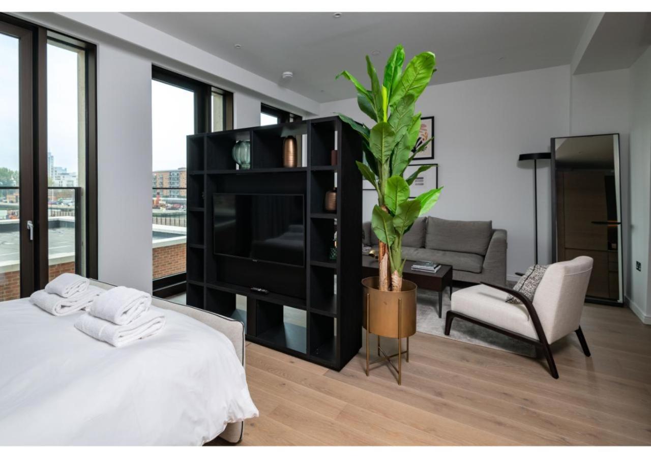 Elegant And Modern Apartments In Canary Wharf Right Next To Thames ロンドン エクステリア 写真