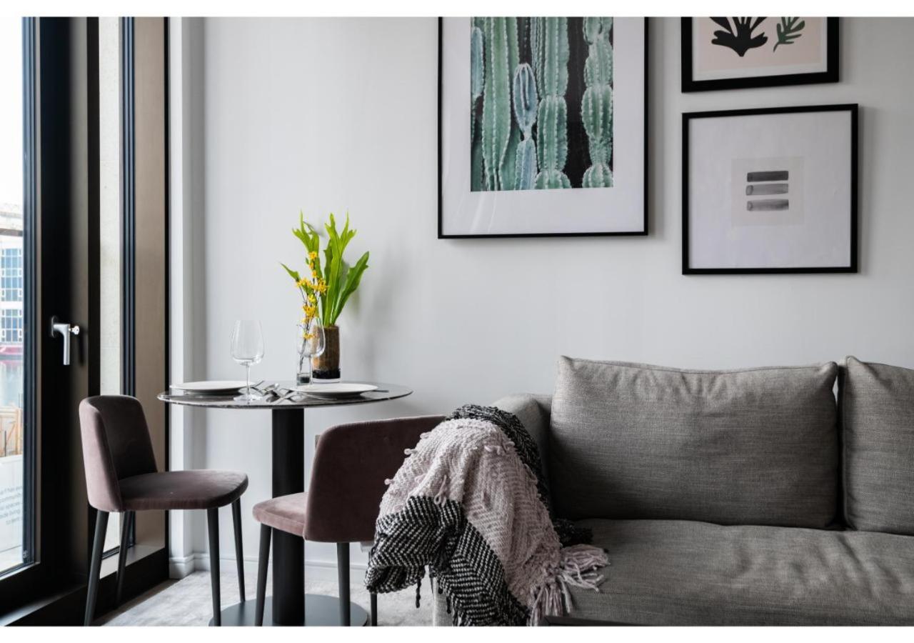 Elegant And Modern Apartments In Canary Wharf Right Next To Thames ロンドン エクステリア 写真